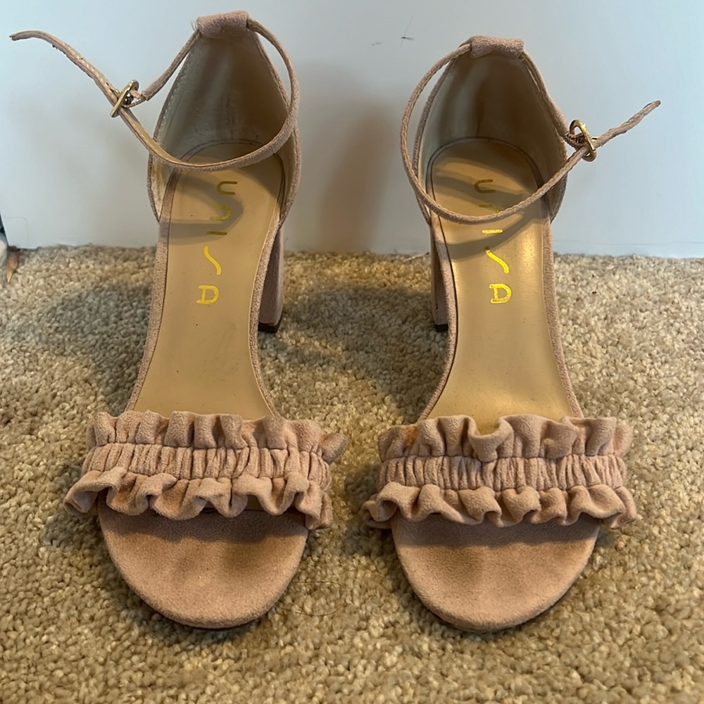 unisa light pink heel size 7